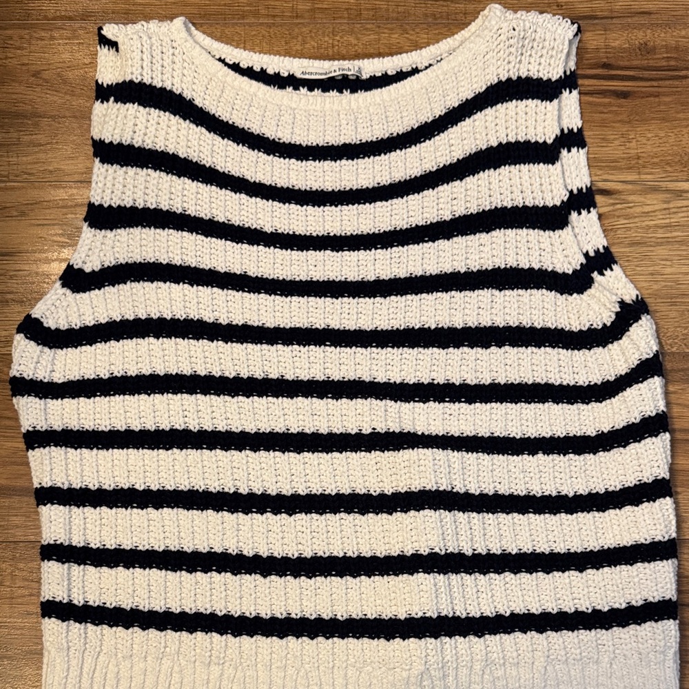 Abercrombie & Fitch Black and White Striped Stiched Sweater Vest